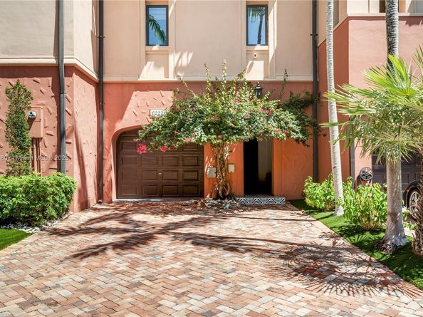 6222 Paradise Point Drive 6222, Palmetto Bay FL 33157