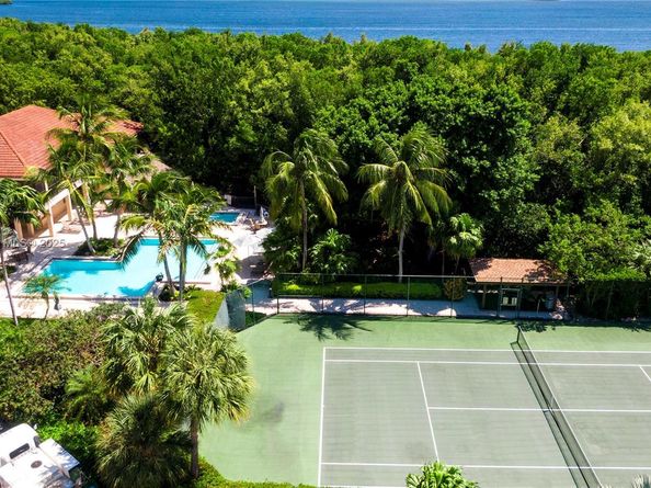 6222 Paradise Point Drive 6222, Palmetto Bay FL 33157