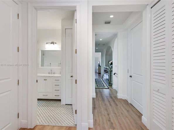 6222 Paradise Point Drive 6222, Palmetto Bay FL 33157