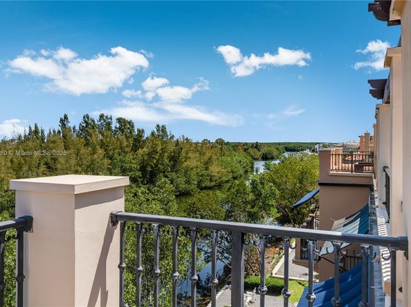 6222 Paradise Point Drive 6222, Palmetto Bay FL 33157