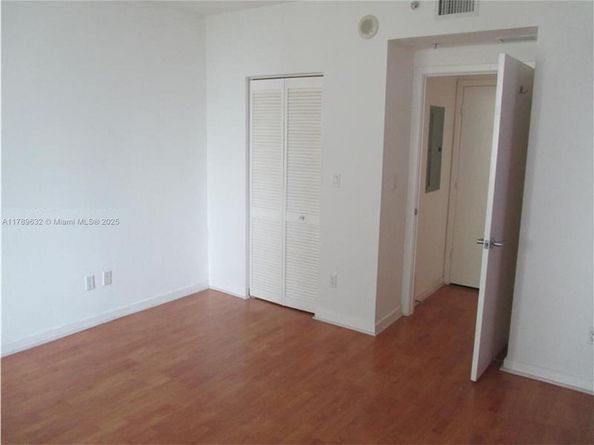 335 S Biscayne Blvd 1904, Miami FL 33131