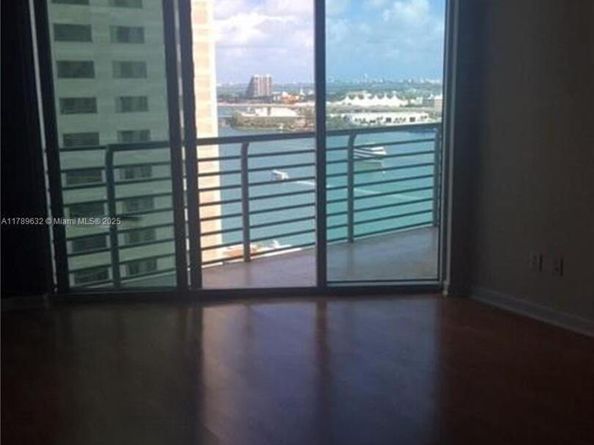335 S Biscayne Blvd 1904, Miami FL 33131