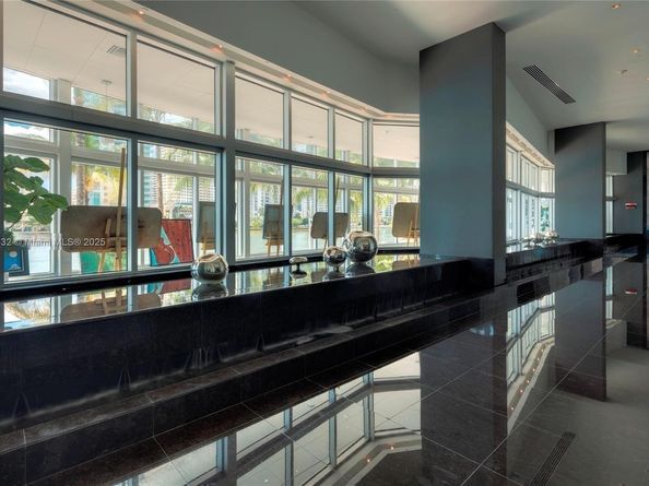 335 S Biscayne Blvd 1904, Miami FL 33131