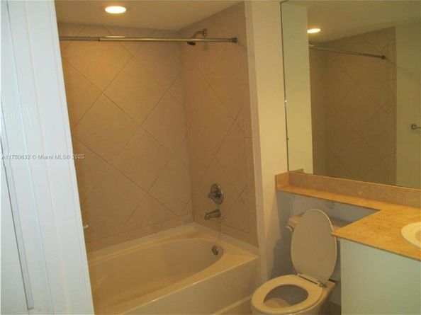 335 S Biscayne Blvd 1904, Miami FL 33131