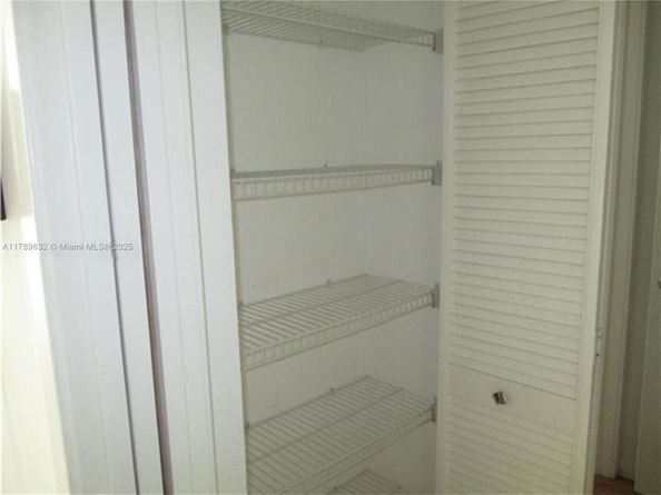 335 S Biscayne Blvd 1904, Miami FL 33131
