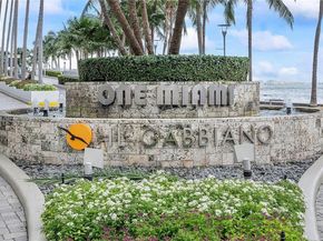 335 S Biscayne Blvd 1904, Miami FL 33131