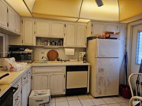 330 SE 2nd St 403H, Hallandale Beach FL 33009