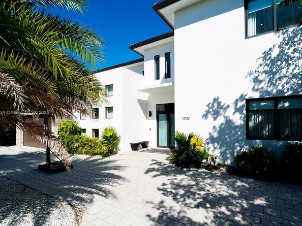 10151 SW 3rd St, Plantation FL 33324