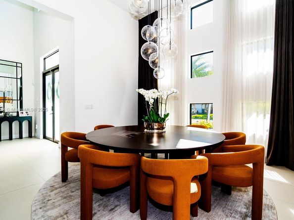 10151 SW 3rd St, Plantation FL 33324