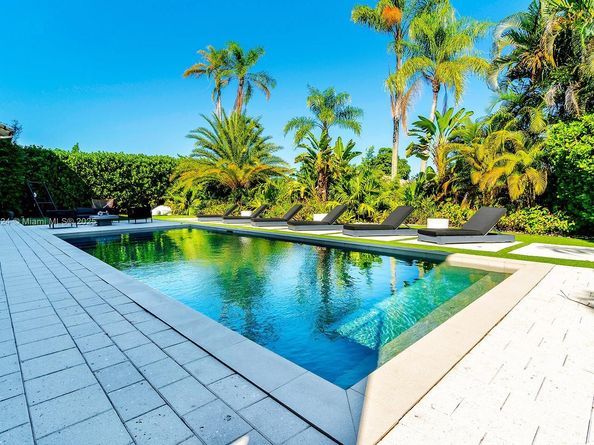 10151 SW 3rd St, Plantation FL 33324