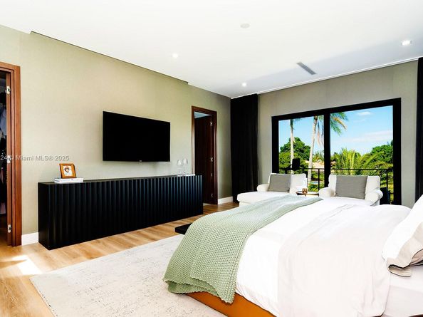 10151 SW 3rd St, Plantation FL 33324