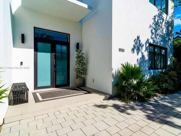 10151 SW 3rd St, Plantation FL 33324