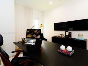 10151 SW 3rd St, Plantation FL 33324