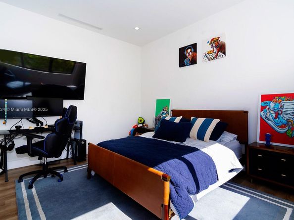 10151 SW 3rd St, Plantation FL 33324