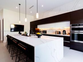 10151 SW 3rd St, Plantation FL 33324