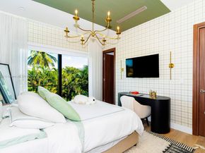 10151 SW 3rd St, Plantation FL 33324