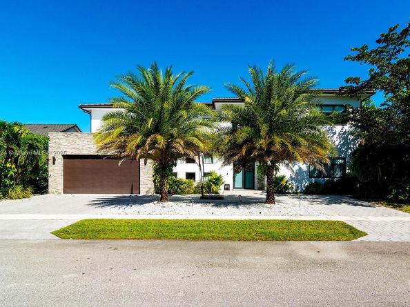 10151 SW 3rd St, Plantation FL 33324