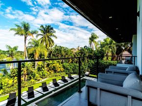 10151 SW 3rd St, Plantation FL 33324