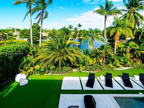 10151 SW 3rd St, Plantation FL 33324