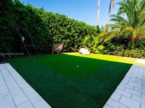 10151 SW 3rd St, Plantation FL 33324