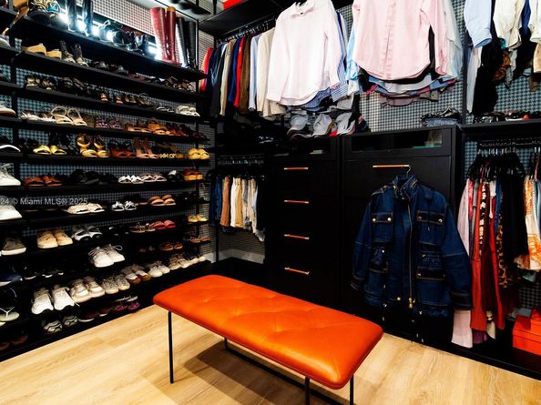 10151 SW 3rd St, Plantation FL 33324