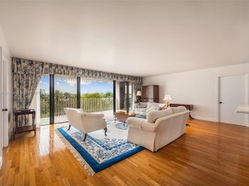 2 Grove Isle Dr