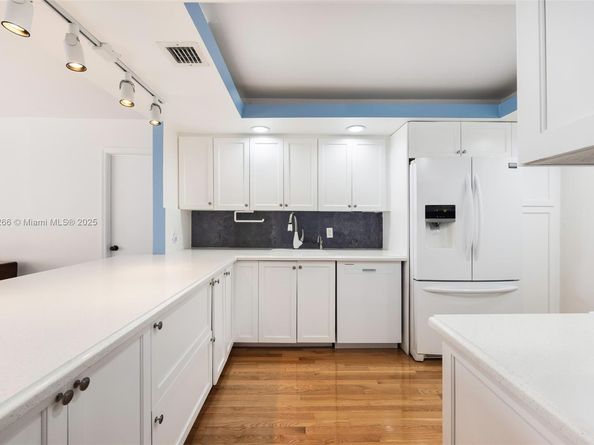 2 Grove Isle Dr B404, Coconut Grove FL 33133