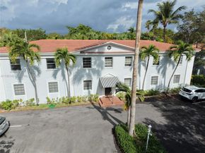73 Edgewater Dr 3, Coral Gables FL 33133