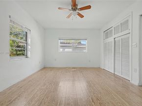 73 Edgewater Dr 3, Coral Gables FL 33133