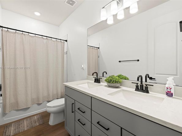 2137 Appleton Cir N, Oakland Park FL 33309