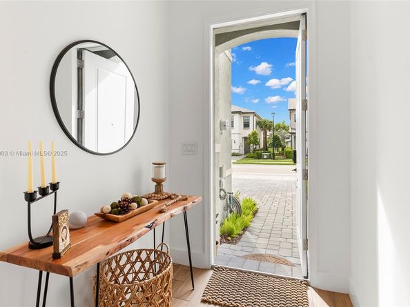 2137 Appleton Cir N, Oakland Park FL 33309