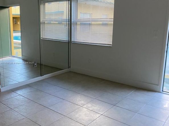 1975 NE 135th St 2D, North Miami FL 33181
