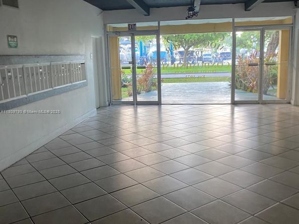 1975 NE 135th St 2D, North Miami FL 33181