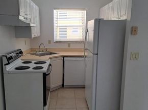 1975 NE 135th St 2D, North Miami FL 33181