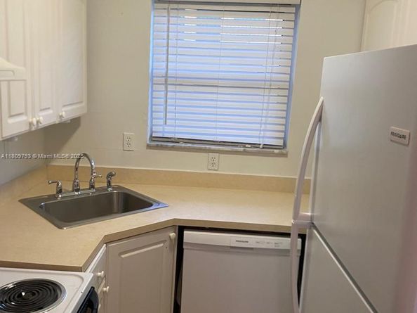 1975 NE 135th St 2D, North Miami FL 33181