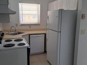 1975 NE 135th St 2D, North Miami FL 33181