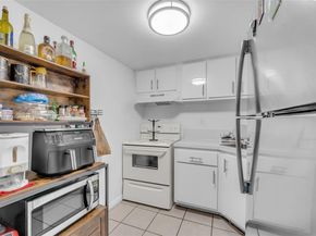 4550 NW 9th St 106E, Miami FL 33126