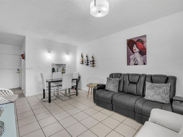 4550 NW 9th St 106E, Miami FL 33126