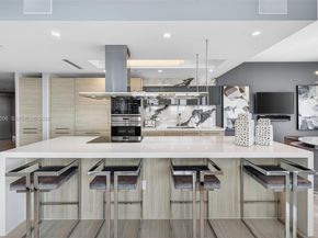 17111 Biscayne Blvd 710, North Miami Beach FL 33160