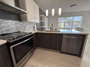 10832 NW 84th St, Doral FL 33178