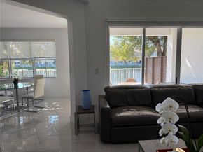 10832 NW 84th St, Doral FL 33178