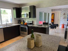 1103 Washington St, Hollywood FL 33019