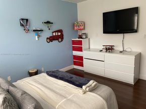 1103 Washington St, Hollywood FL 33019