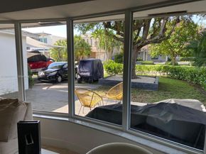 1103 Washington St, Hollywood FL 33019