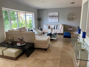 1103 Washington St, Hollywood FL 33019
