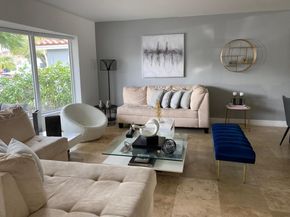 1103 Washington St, Hollywood FL 33019