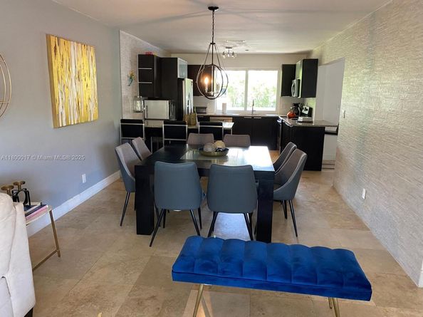 1103 Washington St, Hollywood FL 33019