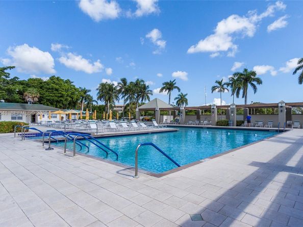 2304 Lucaya Ln G1, Coconut Creek FL 33066