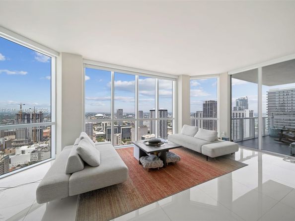 244 Biscayne Blvd 4608, Miami FL 33132