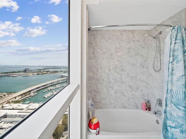 244 Biscayne Blvd 4608, Miami FL 33132